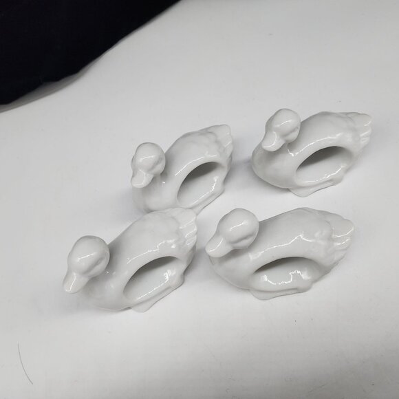 Set Of 4 White Ceramic Duck Napkin Rings Table Decor - Picture 3 of 7